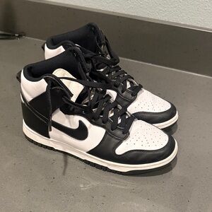 Nike Black and White Athletic Shoes